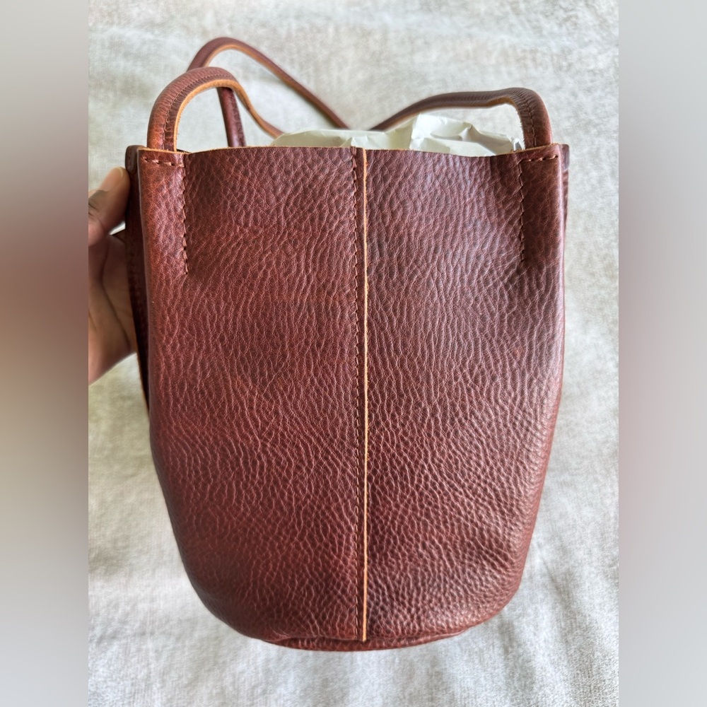 Portland Leather Goods Devan Bucket Tote Classic “Almost Perfect” - Nutmeg